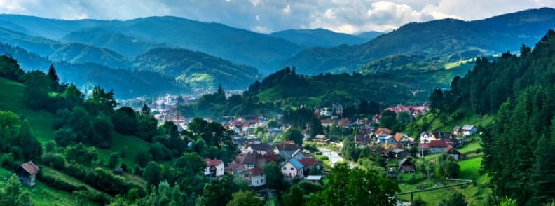 carpathian mountains reasons visit romania 喀尔巴阡山脉是访问罗马尼亚的原因