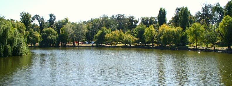herastrau park bucharest reasons to visit romania 赫拉斯特劳公园布加勒斯特参观罗马尼亚的理由
