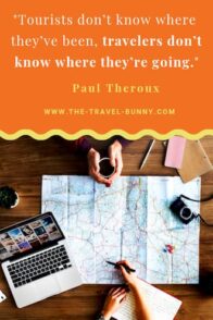 insightful quote about traveling paul theroux 游客不知道他们去过哪里,旅行者不知道他们要去哪里。保罗·塞洛克斯www.theopentour.com人们计划在地图上旅行冒险的文字图像