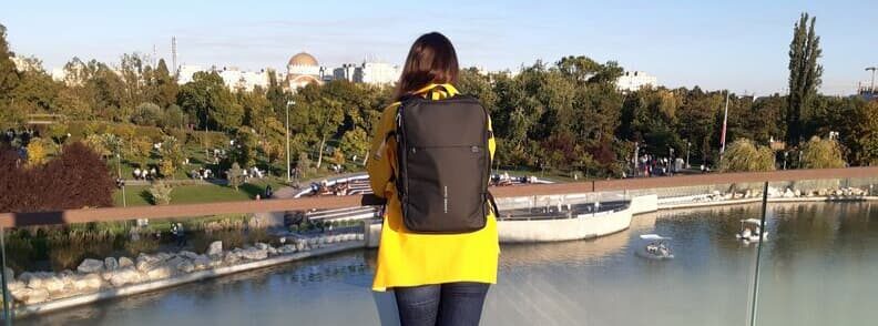 mirela the travel bunny review nayo smart backpack 旅行兔Mirela回顾江南娱乐最新网站下载地址了nayo智能背包