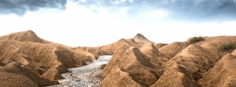 mud volcanoes vulcanii noroiosi visit romania 罗马尼亚的泥火山