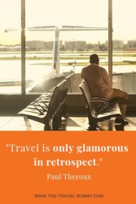 quote about traveling paul theroux 旅行只有在回想时才迷人。保罗塞洛克斯www.theopentour.com文字下的图像男子在机场等待