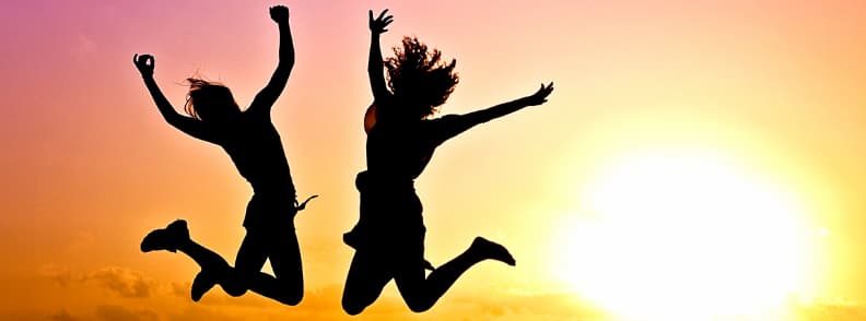 shiny happy people jumping 闪亮快乐的人们在跳跃