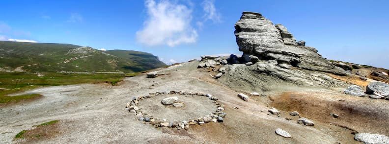 sphinx rock formation bucegi mountains romania 狮身人面像形成于罗马尼亚布吉山脉