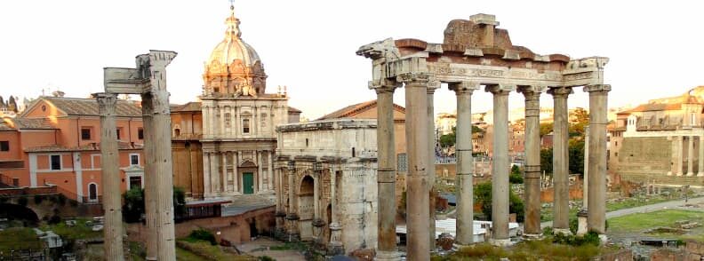 temple of vespasian and titus roman forum 维斯帕先神庙和提图斯罗马论坛