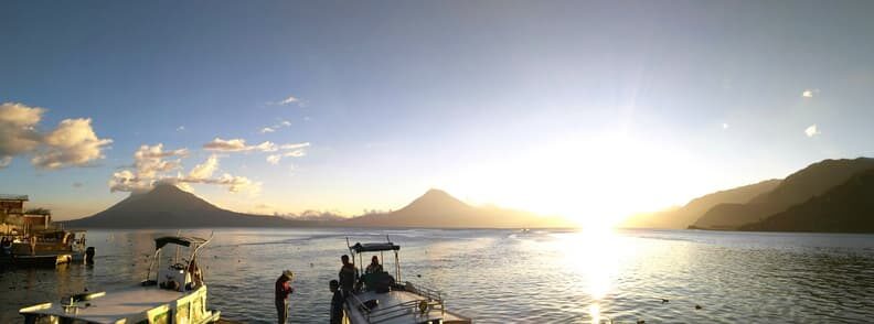 getting around lake atitlan by boat 乘船游览阿蒂特兰湖