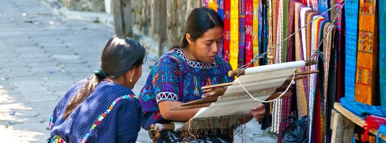 lago atitlan guatemala village people 危地马拉拉戈阿蒂特兰村的人