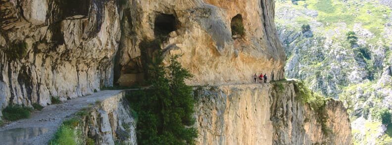 ruta del cares hikes in spain 鲁塔·德尔在西班牙关心徒步旅行