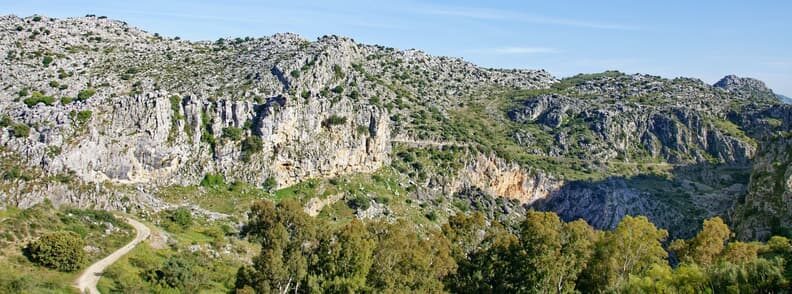 sierra de grazalema hike in spain 在西班牙的格拉扎莱马山脉徒步旅行